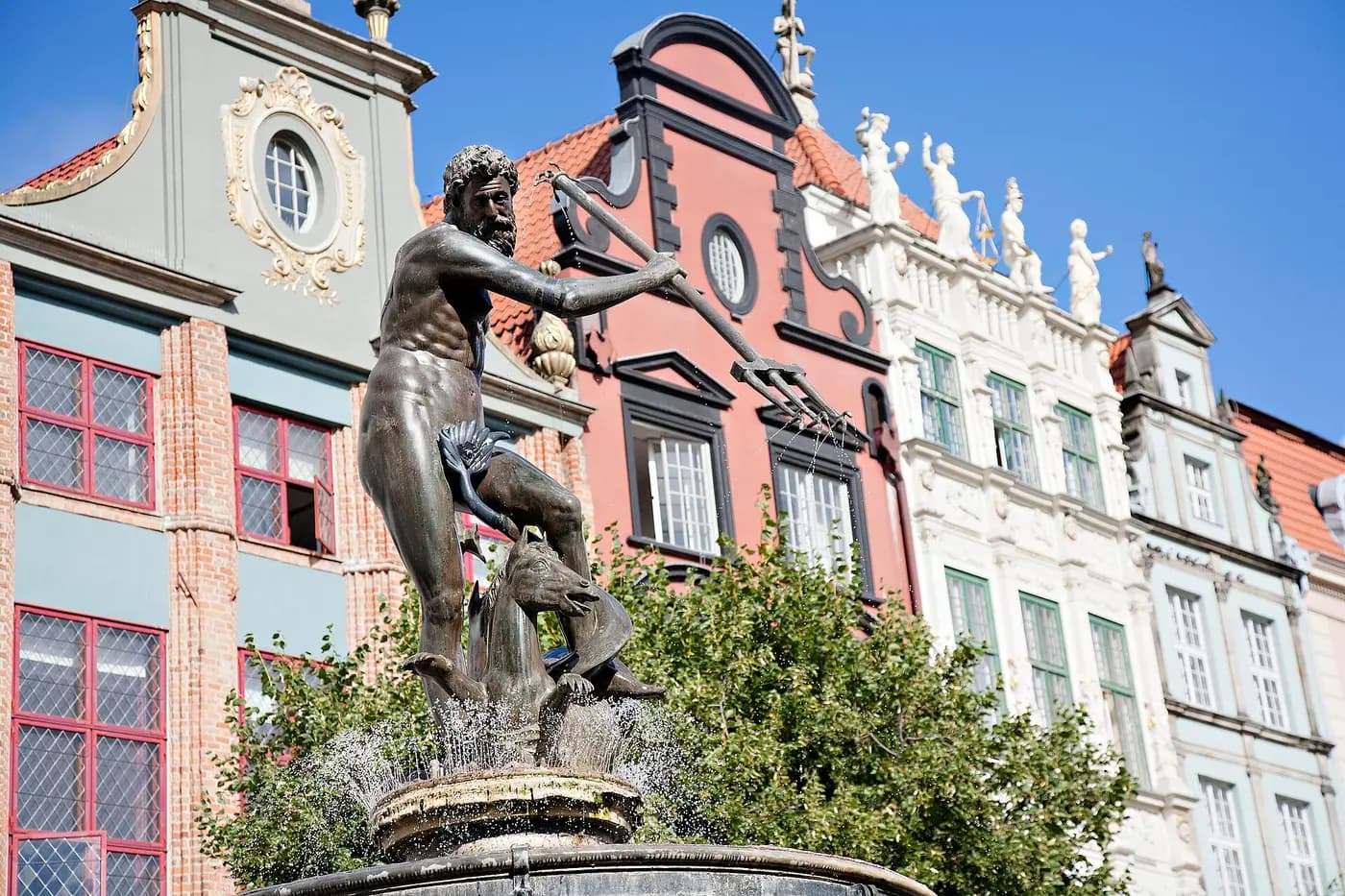 Neptune's Fountain and the gabled houses of Gdańsk's Long Market