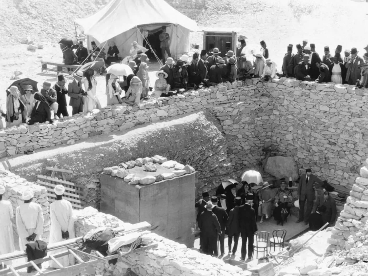 Crowds gather at the stairway entrance to Tutankhamun's tomb in the Valley of the Kings, February 1923