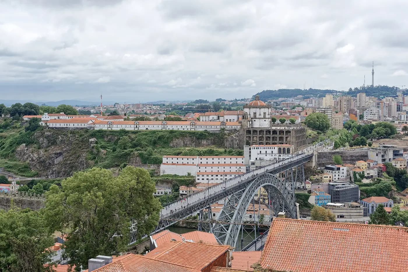The Serra do Pilar monastery on its hill across the Douro, beyond the iron Dom Luís I bridge